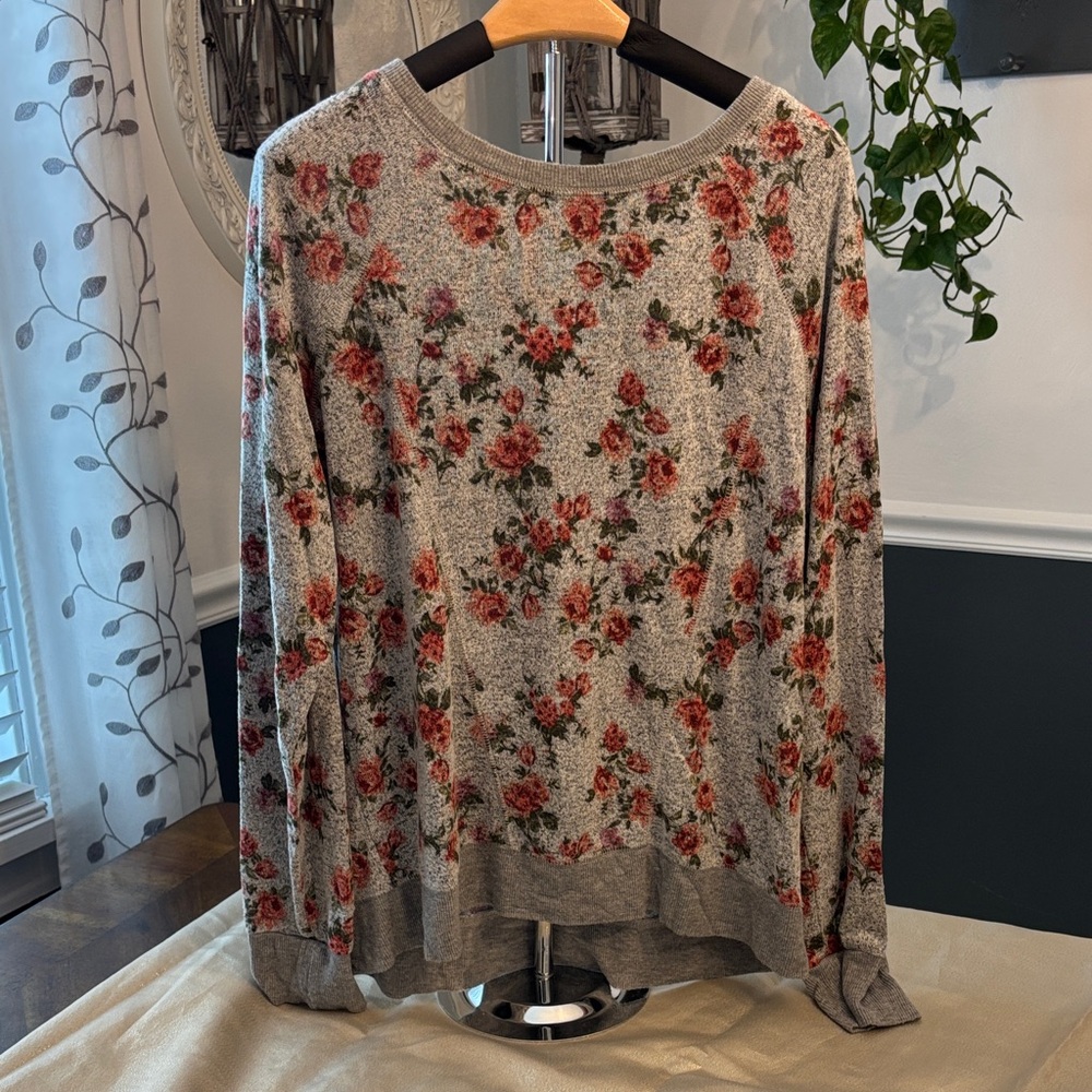 Mason and Belle. Floral Gray Sweater - Crew Neck